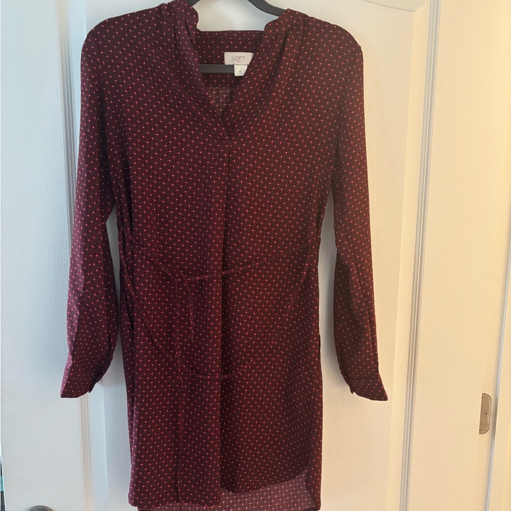 Cute, gently used Loft dress. No flaws. Priced to clean out my closet !